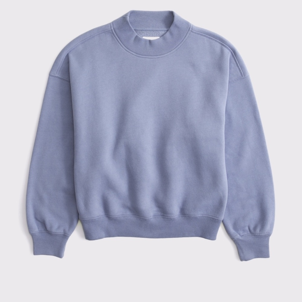 Abercrombie & Fitch Women's Light Blue Crew Neck Sweater